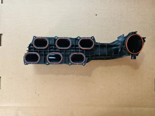 Mercedes-Benz 276 intake manifold - Image 3