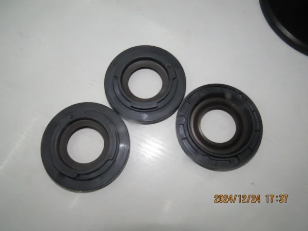 Curve front oil seal - Image 4